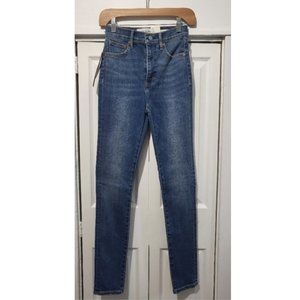 NWT Denim Forum The Lola high rise